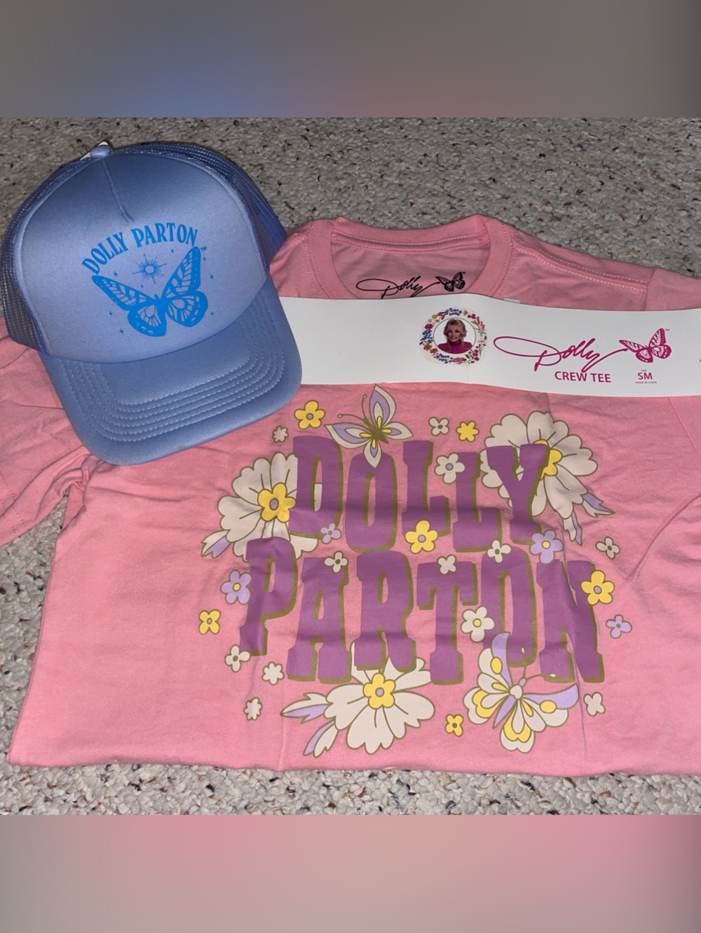 Dolly Parton Pink Floral Graphic Short Sleeve Tee & trucker hat